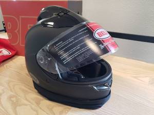 lot 104 image: Bell PS Qualifier Forced Air Helmet - Black 3XXL