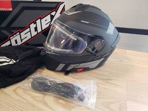 lot 106 image: Castle EL CX935 Raid Modular Helmet - BlackSilver - 3XL