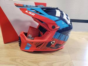 lot 118 image: LS2 Gate Helmet  - Gloss RedBlue - YOUTH M