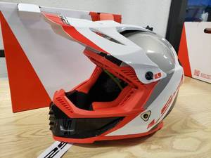 lot 133 image: LS2 Gate YOUTH Helmet - WhiteRedBlack - YOUTH L