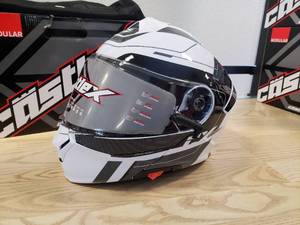 lot 147 image: Castle EL CX935 Raid Modular helmet - Gloss WhiteBlack - XL