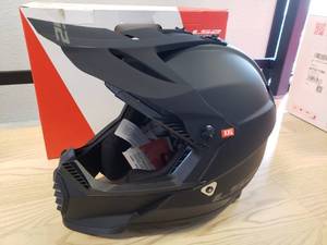 lot 153 image: Castle Gate helmet - Solid Matte Black - 2XL