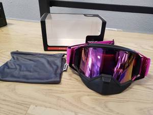 lot 184 image: Fly Racing Zone Snow Googles - Black  Pink with pink mirror lens