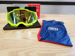 lot 195 image: Accuri 2 googles - Fluorescent Yellow with yellow mirror lens
