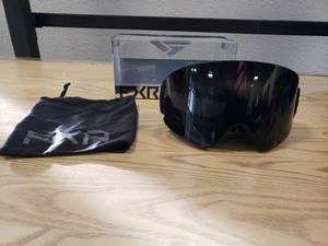 lot 199 image: FXR Ridge Cylindrical anti-fog oversized Snow googles - Black with clear lens