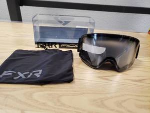 lot 206 image: FXR Ridge Cylindrical Anti-fog oversized googles - Black with clear lens