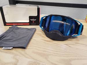 lot 212 image: Fly Racing Zone Snow googles - Black  Blue with Sky Blue mirror  smoke lens