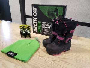 lot 219 image: Artic Cat Snowbark snow boots - Black  Pink - Childs size 9, an Artic Cat beanie hat and 2 Castle Thermatex Balaclavas black