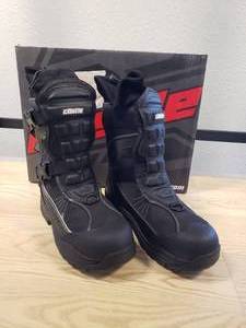 lot 224 image: Castle Barrier Snow Boots - BlackGray - Mens Size 9
