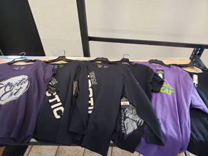 lot 244 image: 6 Womens 2XL t-shirts - some black, some purple - Artic Cat & Motorfist