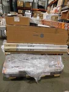 lot 7 image: Bulk Pallet Lot of Flooring Material