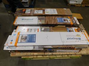 lot 30 image: Mix Pallet Lot of Flooring Material