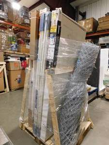 lot 71 image: Pallet lot of Assorted Doors