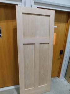lot 168 image: 32 Solid Oak Door Slab 3 Panel