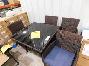lot 183 image: 5 pc Wicker Patio Dining Set