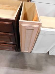lot 211 image: 9 x 24 x 34.5 base kitchen Cabinet Unfinish