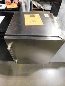 lot 226 image: 4.9 cu. ft Beverage Cooler