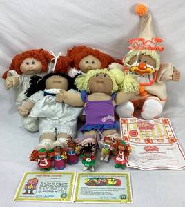 Cabbage Patch Kids Collection - 5 Large Dolls, 6 Miniatures