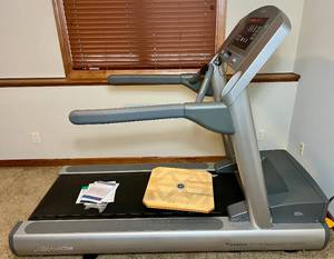 LifeFitness 95Ti Treadmill Commercial Model and Wooden Balance Board