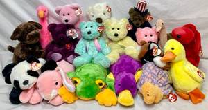 Collection of Large Beanie Babies - 18 Pieces