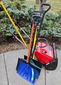 Toro Snow Blower with 4 Shovels and Ice Scraper