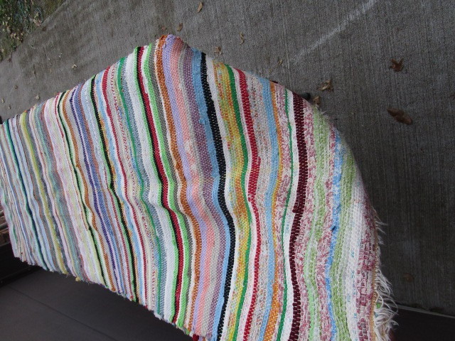 lot 106 image: Loomed Rug Runner