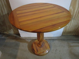 lot 3 image: Pedestal Unique Occasional Table