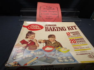 lot 12 image: B.Crocker Jr Baking Set, Little Recipes
