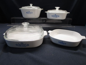 lot 13 image: Corning Casseroles