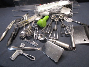 lot 17 image: Utensils wP.Chef & Vintage