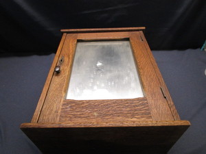 lot 34 image: Antique Medicine Cabinet