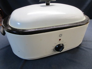 lot 45 image: Turkey Roaster 18 Qt