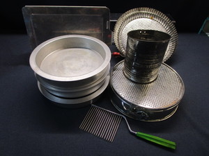 lot 66 image: Baking Pans, Airbake, Springform, Vintage Bakelite Cake Cutter