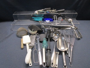 lot 69 image: Kitchen Utensils, Vintage - New