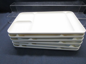 lot 77 image: Tupperware Luncheon Trays