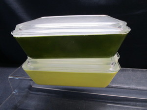 lot 78 image: Pyrex Green & Yellow