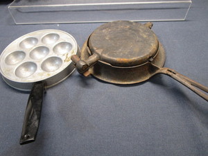 lot 101 image: Antique Waffle Iron, Ebelskiver Pan