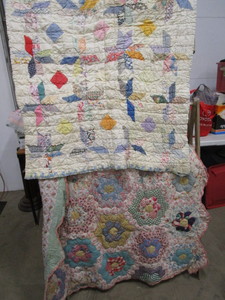lot 107 image: Antique Quilts