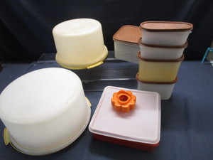 lot 111 image: Tupperware