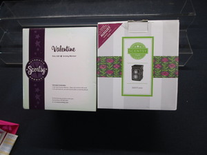 lot 123 image: Scentsy Warmers - New