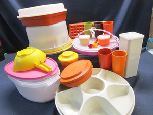 lot 141 image: Tupperware