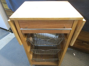 lot 151 image: Island on Rollers