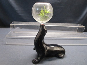 lot 153 image: MCM Ceramic Seal