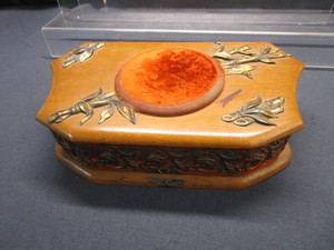 lot 156 image: Antique Dresser Boxes