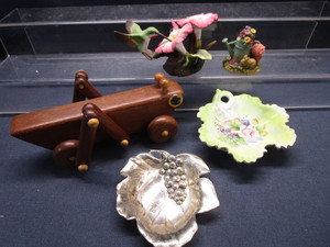 lot 169 image: Critters