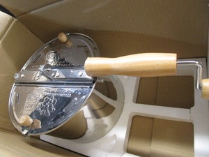 lot 170 image: New Stainless Stovetop Popper