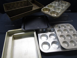 lot 171 image: Baking Pans
