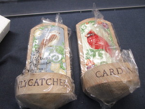 lot 176 image: New Bird Feeders