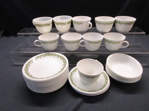 lot 181 image: Corelle Dinnerware Pieces