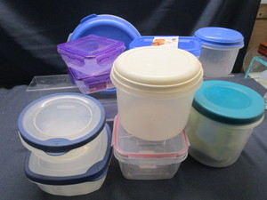 lot 185 image: Food Storage Containers